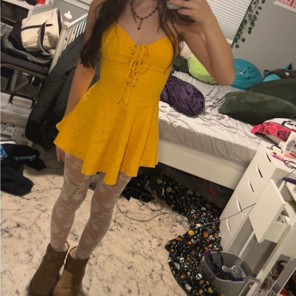 Vibrant Yellow Lace-Up Dress​